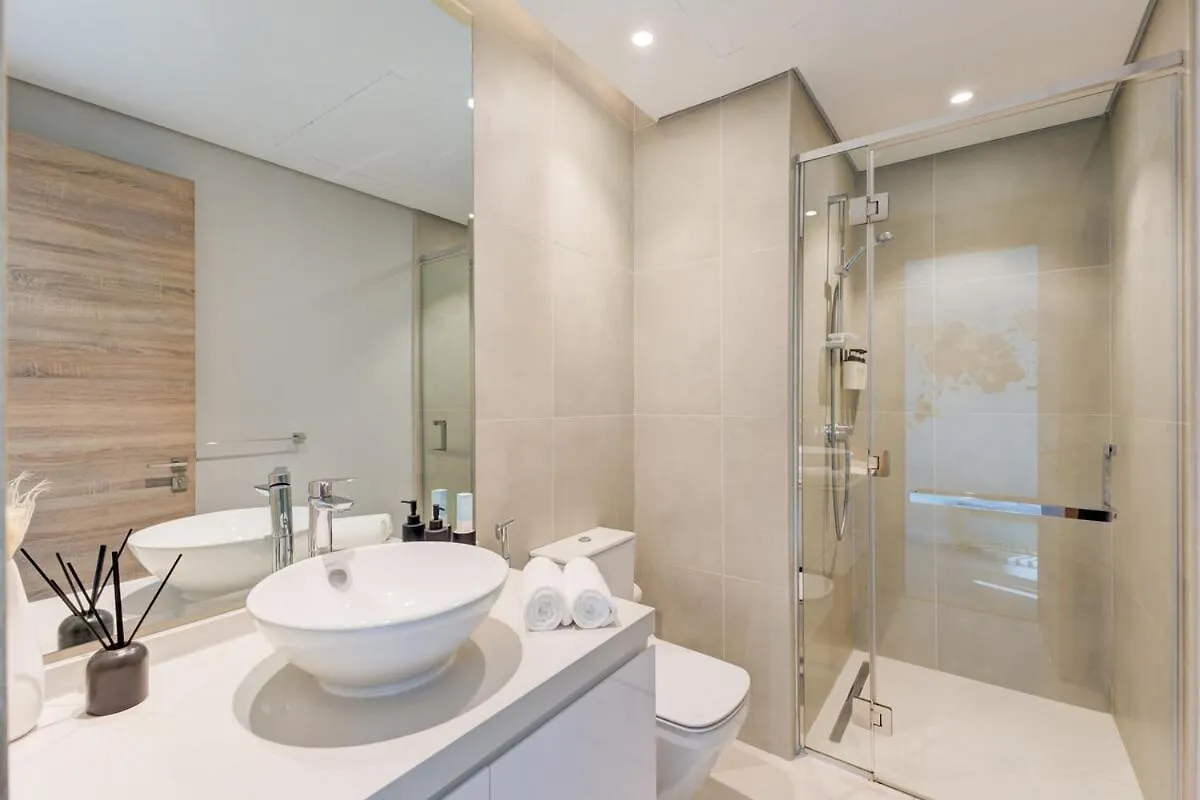 Higuest - New! Stunning Sea View Studio, Balcony, Pool Dubai Apartment