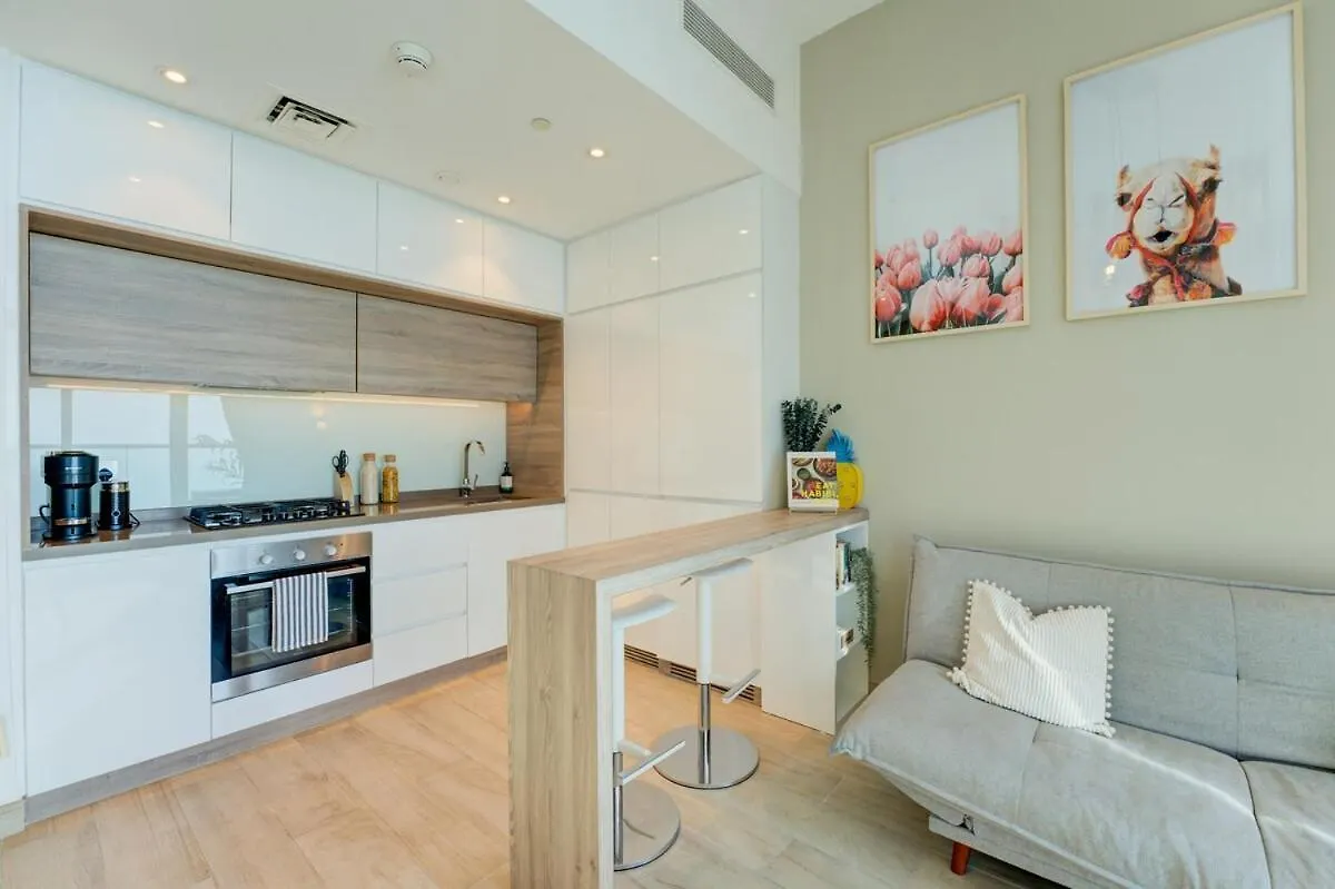 Higuest - New! Stunning Sea View Studio, Balcony, Pool Dubai