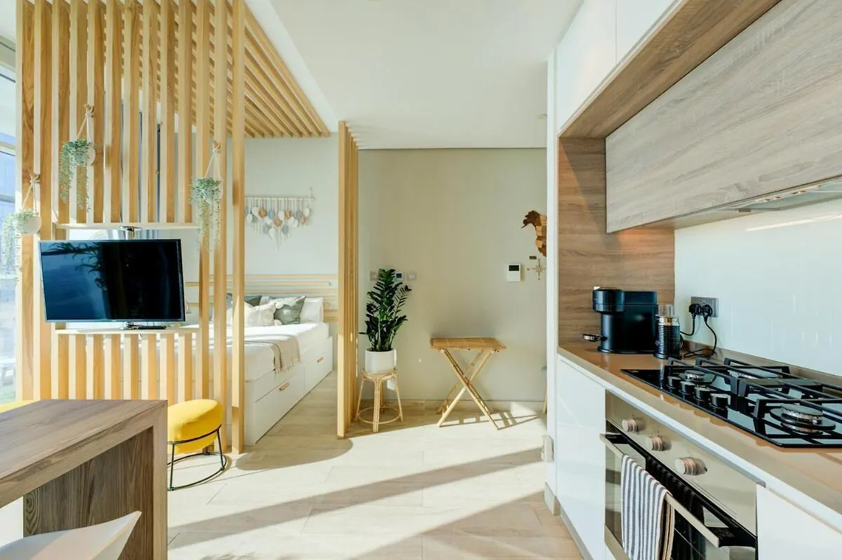 Higuest - New! Stunning Sea View Studio, Balcony, Pool Dubai 0*,