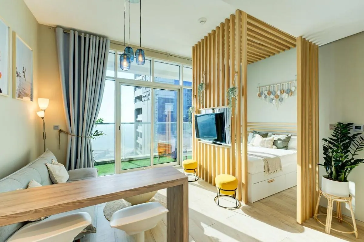 Higuest - New! Stunning Sea View Studio, Balcony, Pool Dubai Daire