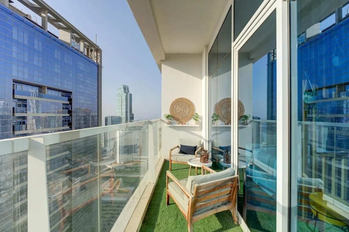 Daire Higuest - New! Stunning Sea View Studio, Balcony, Pool Dubai